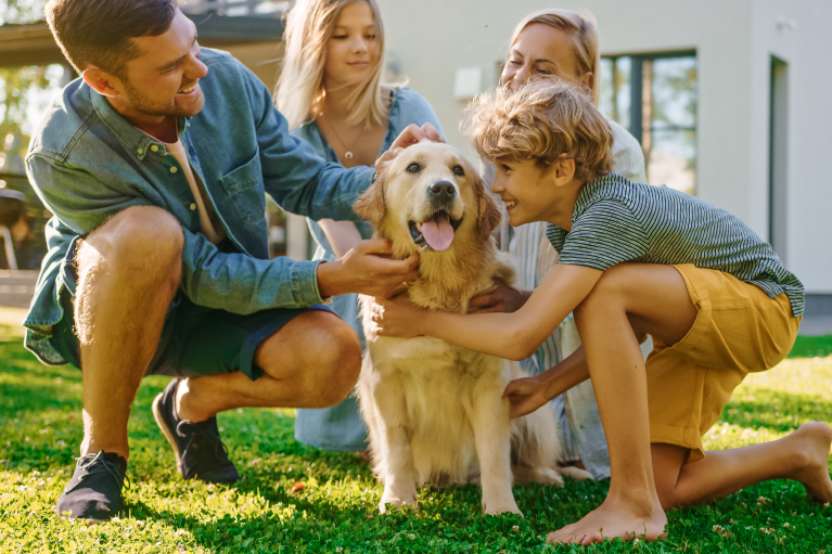 PORODICA SA PSOM 767x511png.png