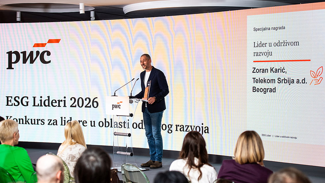 Zoran Karić from Telekom Serbia receiving the Leader in Sustainable Development award at the ESG Leaders 2026 competition