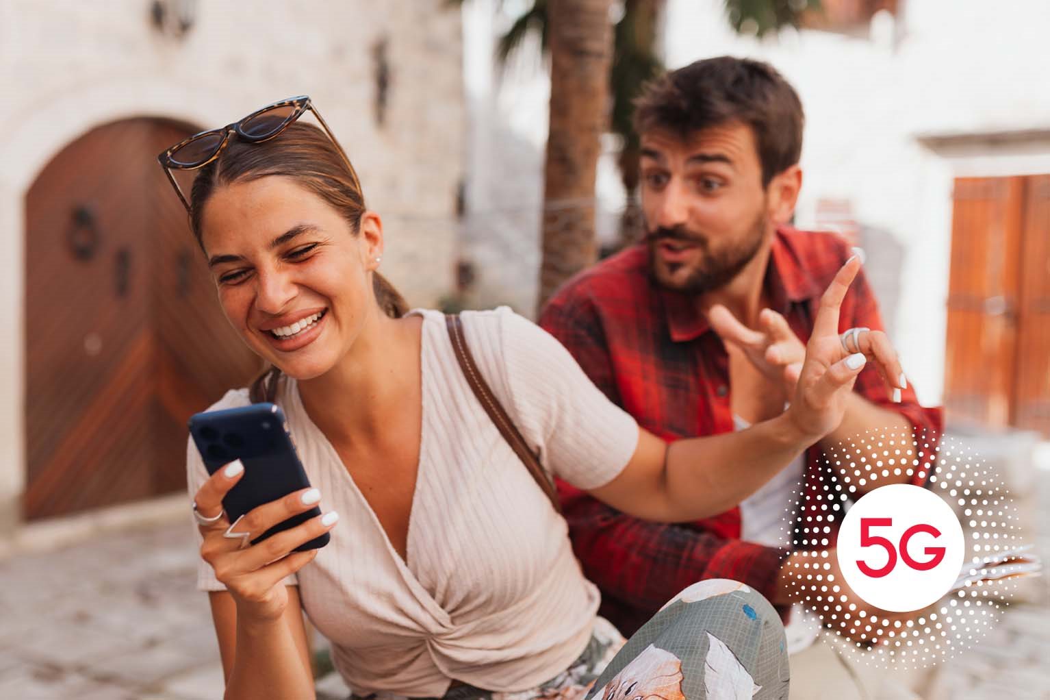 Korisnica koristi mobilni telefon uz promotivnu ponudu mts 5ica tarifa sa 5G internetom za 999 dinara mesečno.