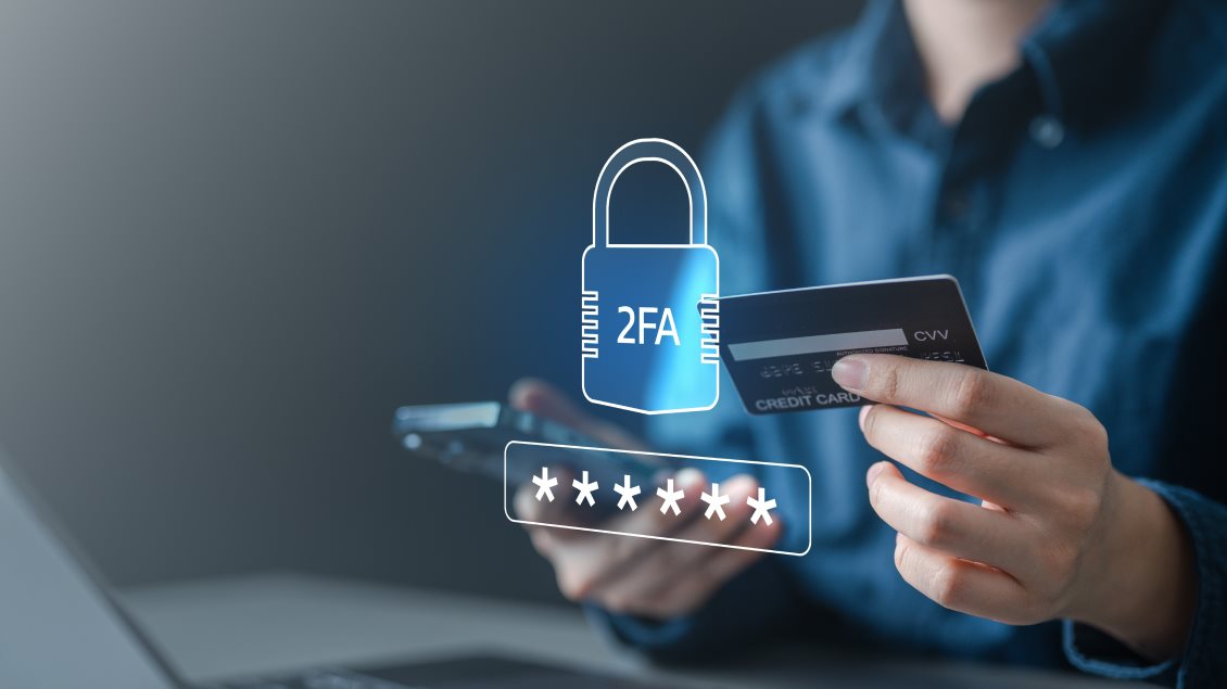 Dvostepena autentifikacija (2FA) kao dodatna zaštita online naloga i bankarskih podataka prilikom prijavljivanja na internet servise.
