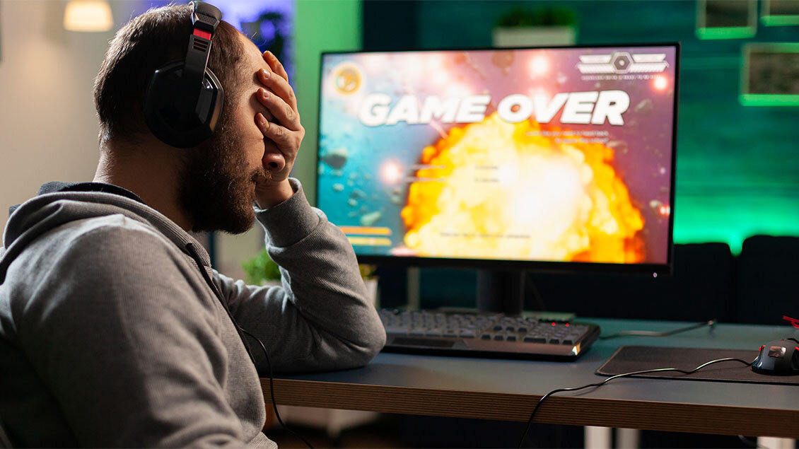 Gejmer frustriran zbog kašnjenja i nestabilne veze u cloud gamingu